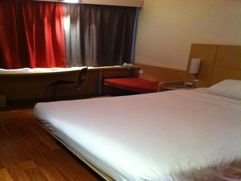 Ibis Chengdu Yongfeng Hotel מראה חיצוני תמונה